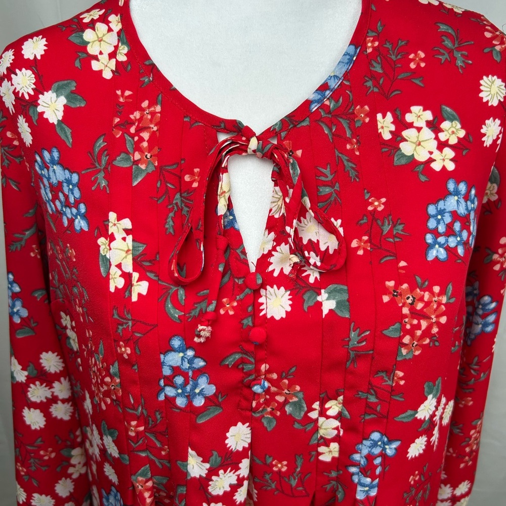 Kenar Red Floral Pleated Front Blouse Women’s Medium Tie Neck Button Up - Picture 2 of 8